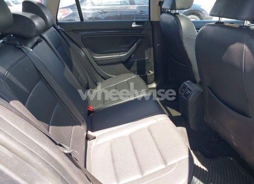 Photo 8 of 2012 Volkswagen Jetta SPORTWAGEN 2.0L TDI (VIN 3VWPL7AJ6CM647569)