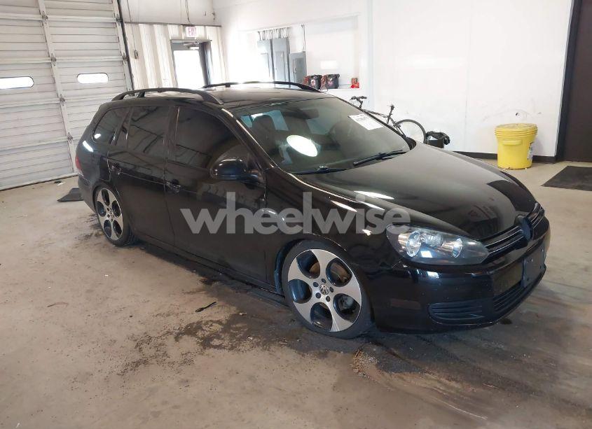 2013 Volkswagen Jetta SPORTWAGEN 2.0L TDI (VIN 3VWPL7AJ6DM611740) main photo