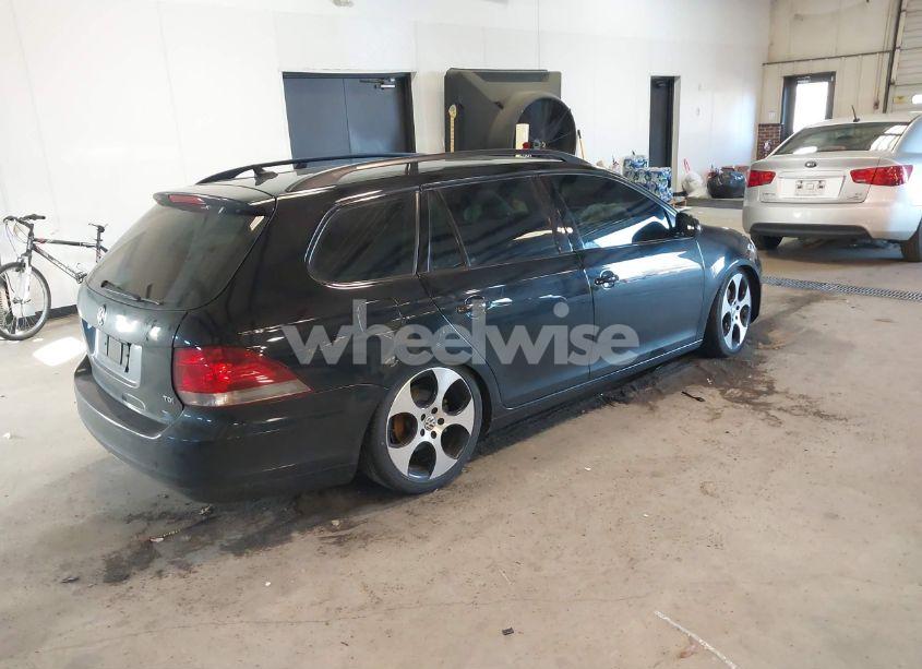 Photo 4 of 2013 Volkswagen Jetta SPORTWAGEN 2.0L TDI (VIN 3VWPL7AJ6DM611740)