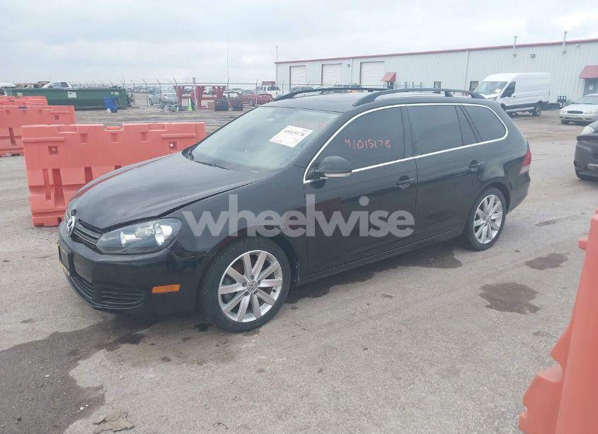 Photo 2 of 2013 Volkswagen Jetta SPORTWAGEN 2.0L TDI (VIN 3VWPL7AJ6DM640154)