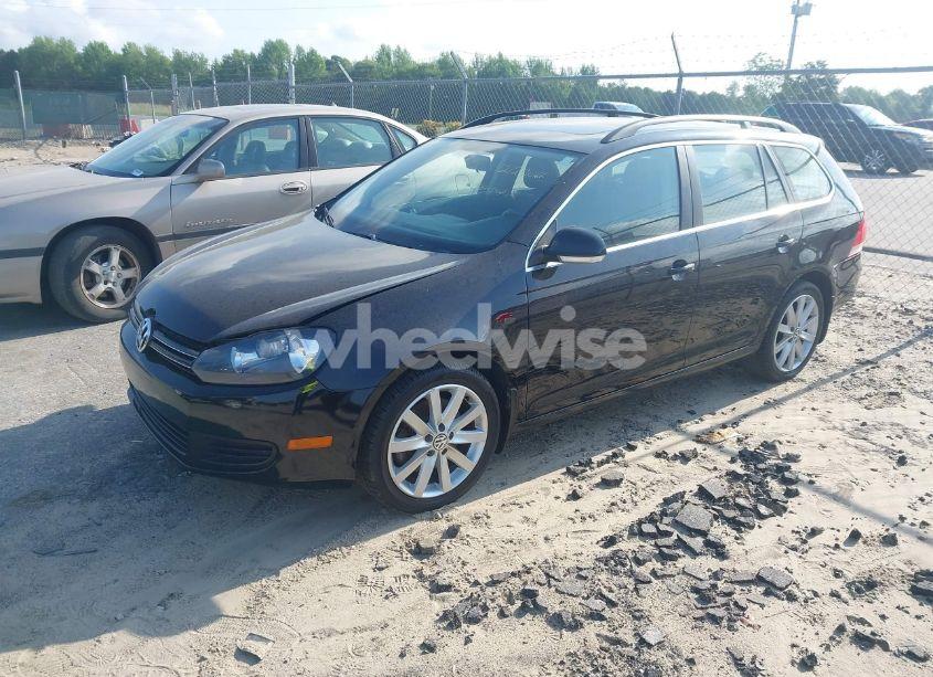 Photo 2 of 2013 Volkswagen Jetta SPORTWAGEN 2.0L TDI (VIN 3VWPL7AJ6DM695011)