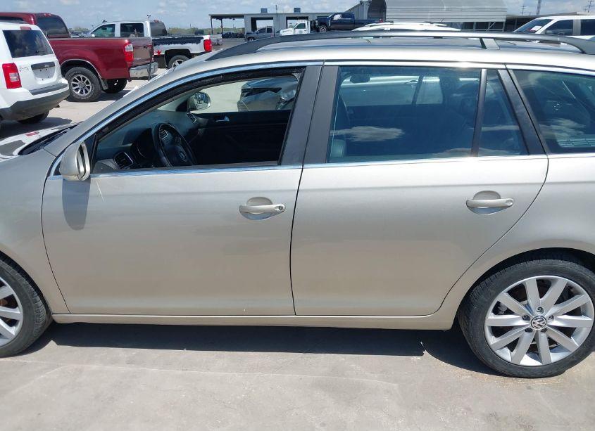 Photo 14 of 2014 Volkswagen Jetta SPORTWAGEN 2.0L TDI (VIN 3VWPL7AJ6EM615661)