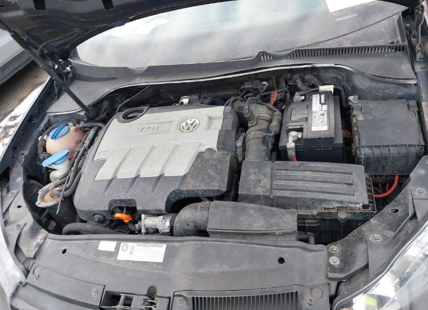 Photo 10 of 2011 Volkswagen Jetta SPORTWAGEN 2.0L TDI (VIN 3VWPL7AJ7BM711679)