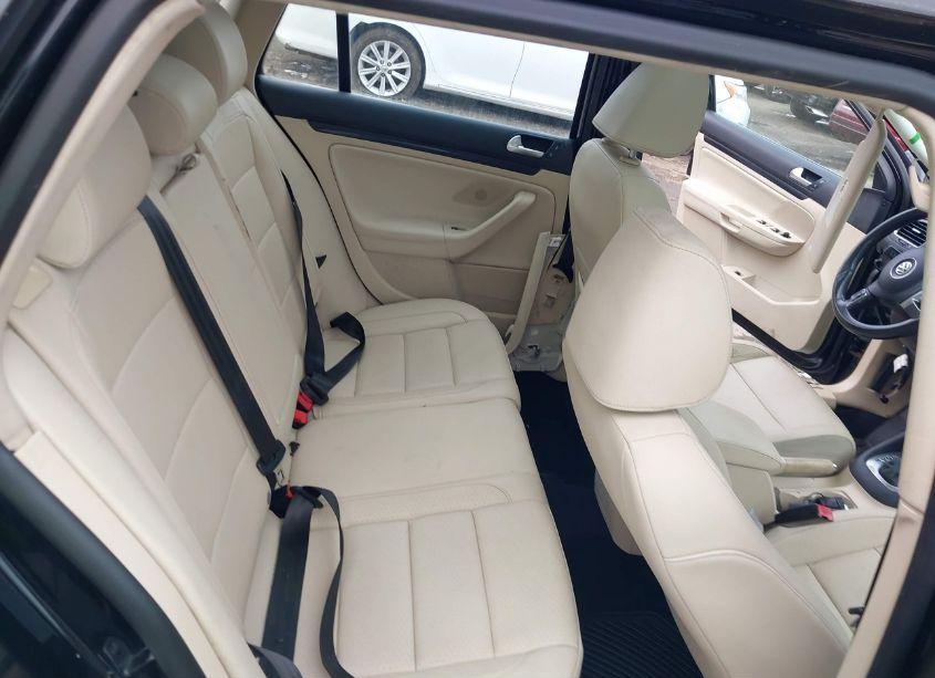 Photo 8 of 2011 Volkswagen Jetta SPORTWAGEN 2.0L TDI (VIN 3VWPL7AJ7BM711679)