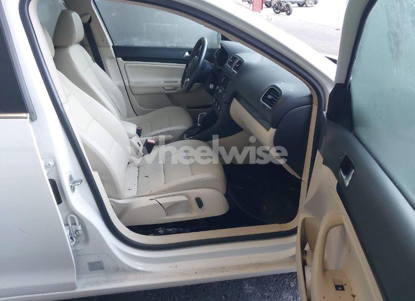 Photo 5 of 2012 Volkswagen Jetta SPORTWAGEN 2.0L TDI (VIN 3VWPL7AJ7CM698031)