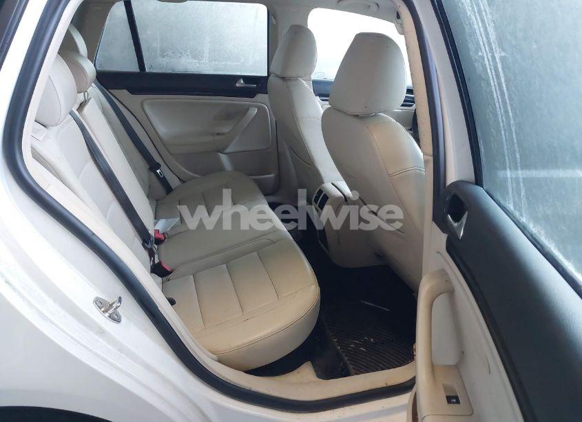 Photo 8 of 2012 Volkswagen Jetta SPORTWAGEN 2.0L TDI (VIN 3VWPL7AJ7CM698031)