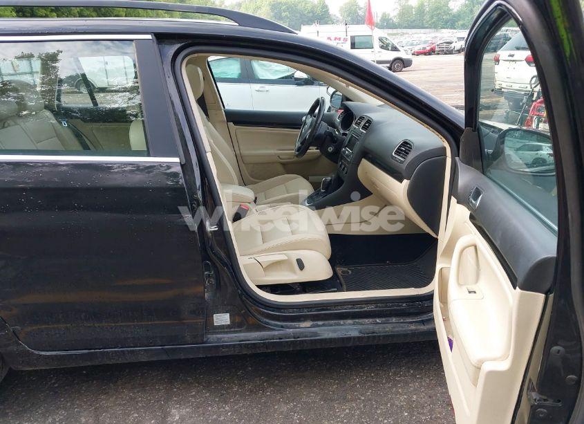 Photo 5 of 2013 Volkswagen Jetta SPORTWAGEN 2.0L TDI (VIN 3VWPL7AJ7DM691954)