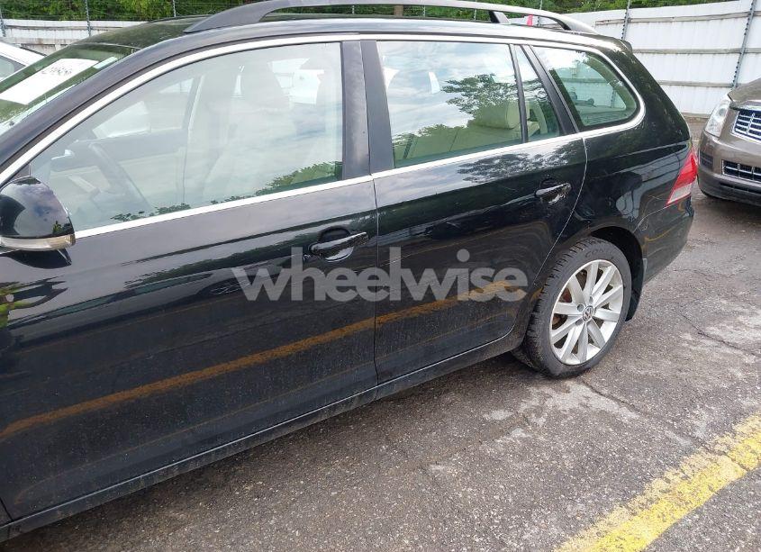 Photo 6 of 2013 Volkswagen Jetta SPORTWAGEN 2.0L TDI (VIN 3VWPL7AJ7DM691954)