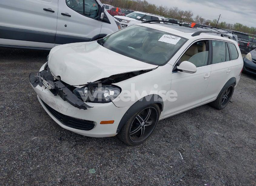 Photo 2 of 2013 Volkswagen Jetta SPORTWAGEN 2.0L TDI (VIN 3VWPL7AJ7DM692151)