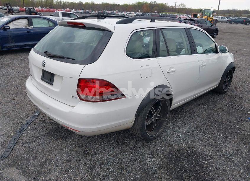 Photo 4 of 2013 Volkswagen Jetta SPORTWAGEN 2.0L TDI (VIN 3VWPL7AJ7DM692151)