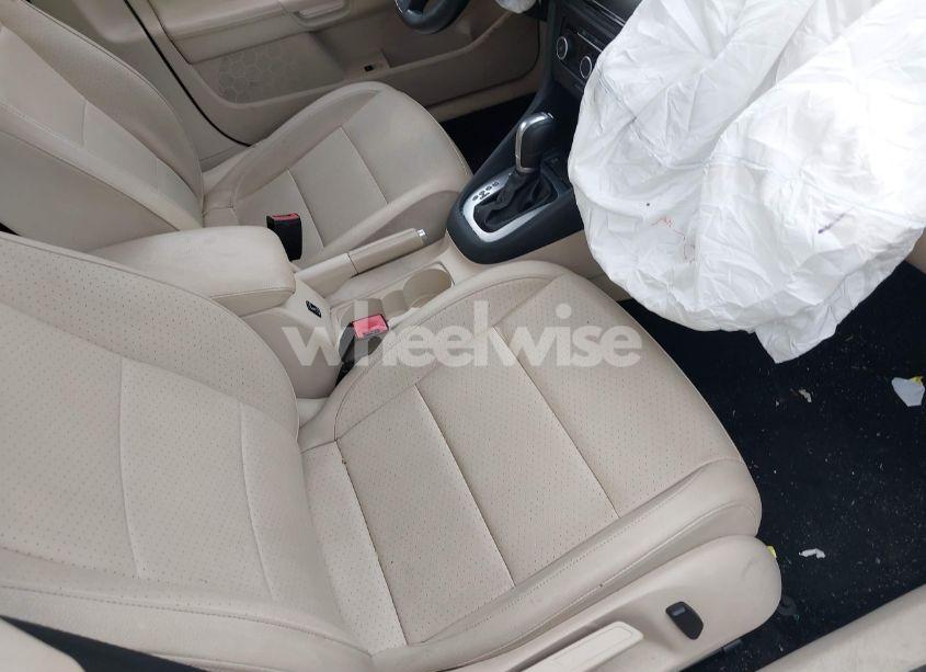 Photo 5 of 2013 Volkswagen Jetta SPORTWAGEN 2.0L TDI (VIN 3VWPL7AJ7DM692151)