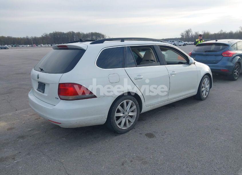 Photo 4 of 2014 Volkswagen Jetta SPORTWAGEN 2.0L TDI (VIN 3VWPL7AJ7EM617385)