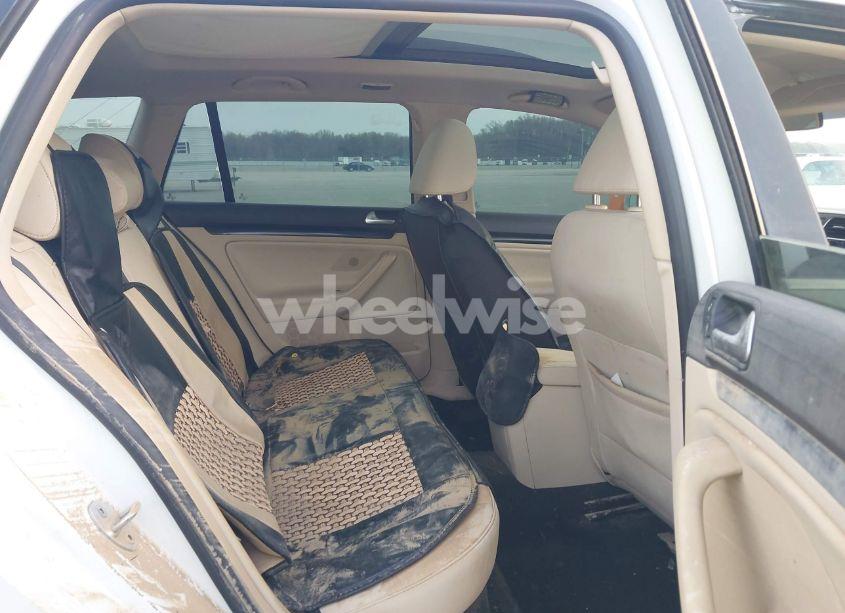 Photo 8 of 2014 Volkswagen Jetta SPORTWAGEN 2.0L TDI (VIN 3VWPL7AJ7EM617385)