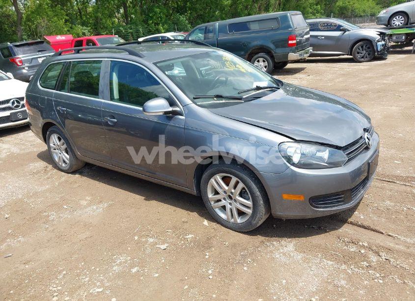 2014 Volkswagen Jetta SPORTWAGEN 2.0L TDI (VIN 3VWPL7AJ7EM620190) main photo