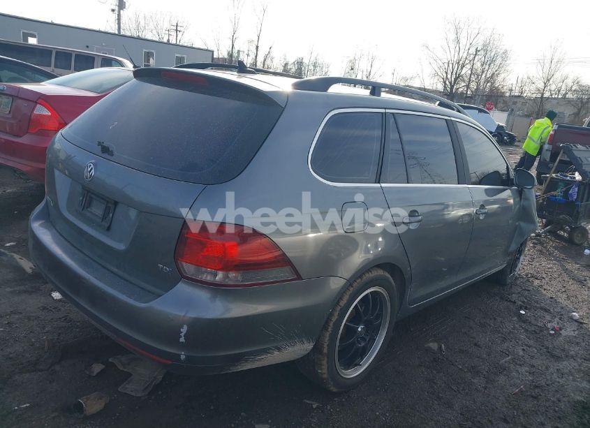 Photo 4 of 2014 Volkswagen Jetta SPORTWAGEN 2.0L TDI (VIN 3VWPL7AJ7EM623980)