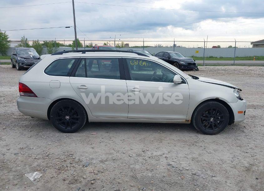 Photo 13 of 2011 Volkswagen Jetta SPORTWAGEN 2.0L TDI (VIN 3VWPL7AJ8BM644008)