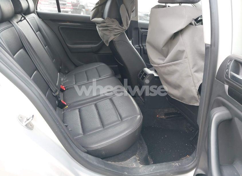 Photo 8 of 2011 Volkswagen Jetta SPORTWAGEN 2.0L TDI (VIN 3VWPL7AJ8BM644008)