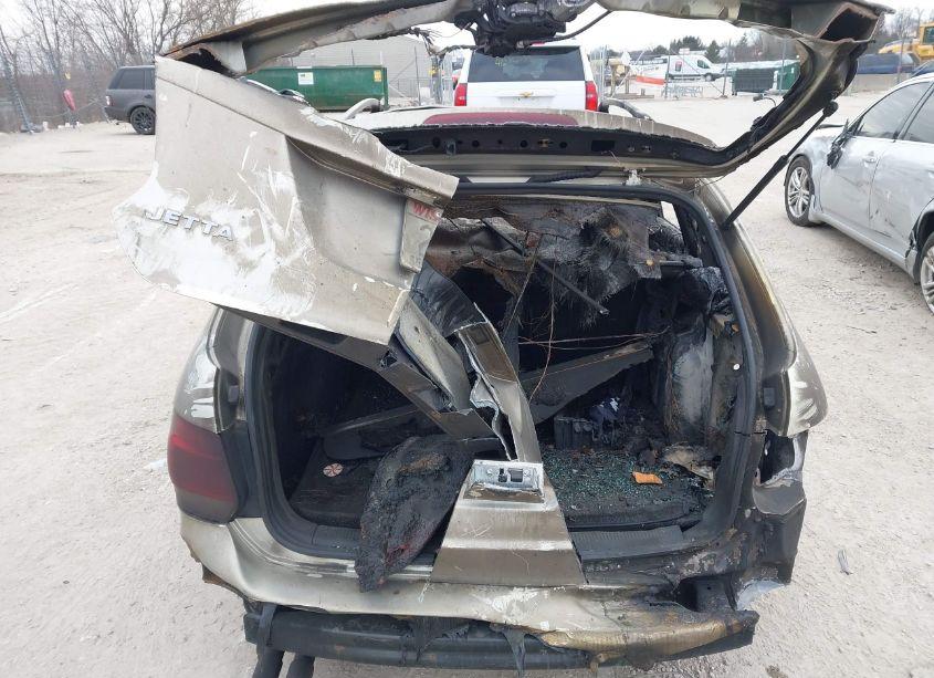 Photo 13 of 2011 Volkswagen Jetta SPORTWAGEN 2.0L TDI (VIN 3VWPL7AJ8BM672813)