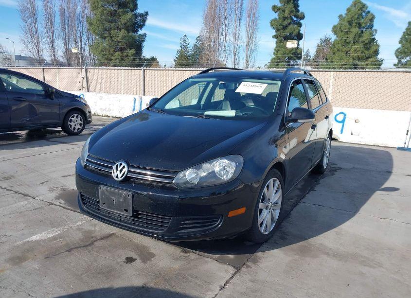 Photo 2 of 2013 Volkswagen Jetta SPORTWAGEN 2.0L TDI (VIN 3VWPL7AJ8DM601131)