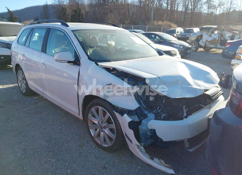 Photo 6 of 2013 Volkswagen Jetta SPORTWAGEN 2.0L TDI (VIN 3VWPL7AJ8DM655223)
