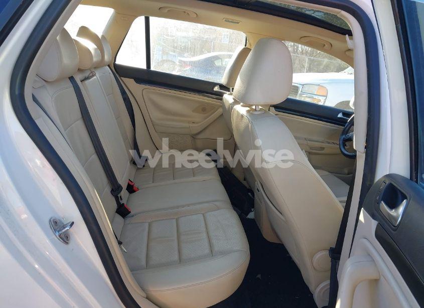 Photo 8 of 2013 Volkswagen Jetta SPORTWAGEN 2.0L TDI (VIN 3VWPL7AJ8DM655223)