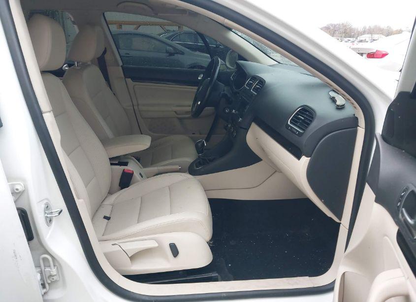 Photo 5 of 2013 Volkswagen Jetta SPORTWAGEN 2.0L TDI (VIN 3VWPL7AJ8DM661409)