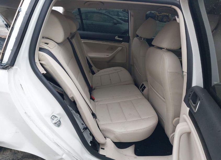 Photo 8 of 2013 Volkswagen Jetta SPORTWAGEN 2.0L TDI (VIN 3VWPL7AJ8DM661409)