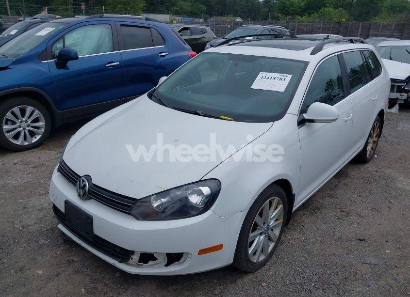 Photo 2 of 2014 Volkswagen Jetta SPORTWAGEN 2.0L TDI (VIN 3VWPL7AJ8EM619517)