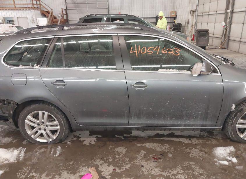 Photo 14 of 2011 Volkswagen Jetta SPORTWAGEN 2.0L TDI (VIN 3VWPL7AJ9BM650657)