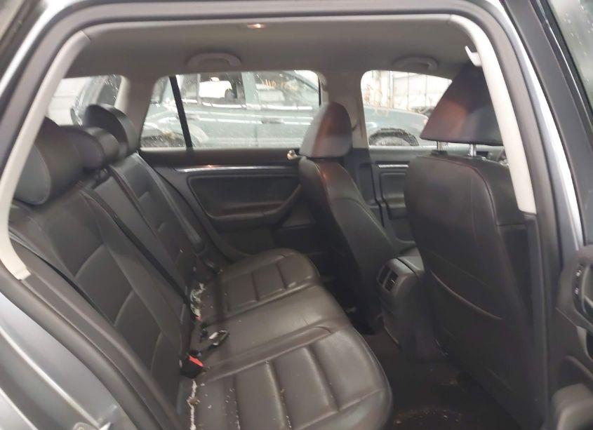 Photo 8 of 2011 Volkswagen Jetta SPORTWAGEN 2.0L TDI (VIN 3VWPL7AJ9BM650657)