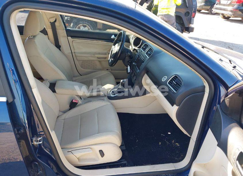 Photo 5 of 2012 Volkswagen Jetta SPORTWAGEN 2.0L TDI (VIN 3VWPL7AJ9CM669372)