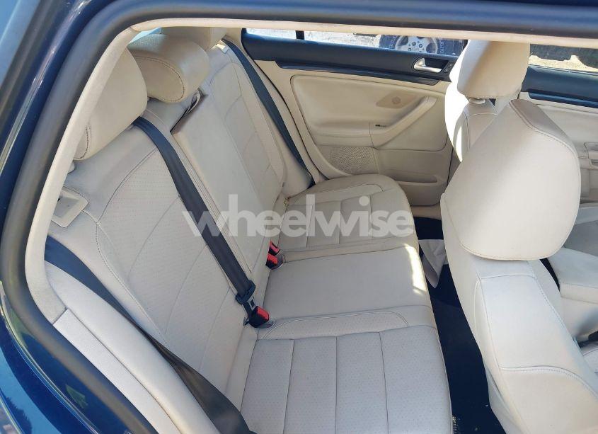 Photo 8 of 2012 Volkswagen Jetta SPORTWAGEN 2.0L TDI (VIN 3VWPL7AJ9CM669372)