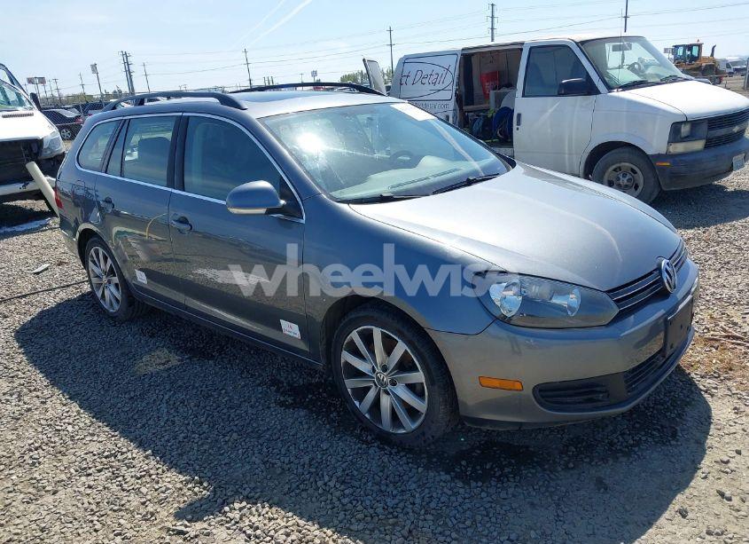 2013 Volkswagen Jetta SPORTWAGEN 2.0L TDI (VIN 3VWPL7AJ9DM666456) main photo