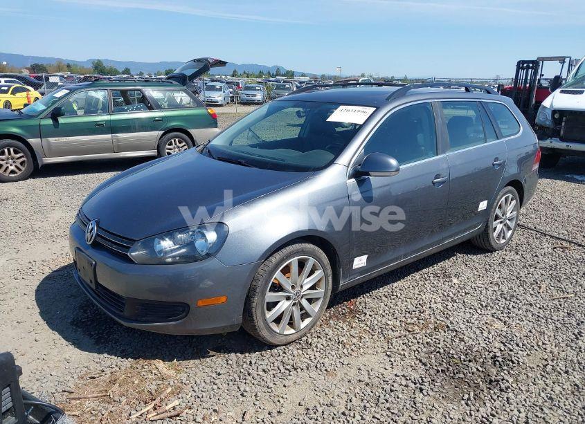 Photo 2 of 2013 Volkswagen Jetta SPORTWAGEN 2.0L TDI (VIN 3VWPL7AJ9DM666456)