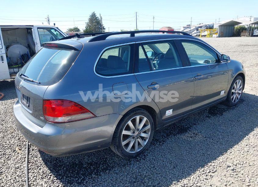 Photo 4 of 2013 Volkswagen Jetta SPORTWAGEN 2.0L TDI (VIN 3VWPL7AJ9DM666456)