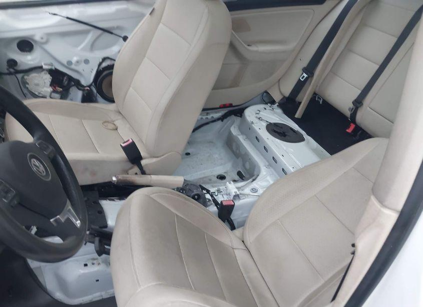 Photo 6 of 2013 Volkswagen Jetta SPORTWAGEN 2.0L TDI (VIN 3VWPL7AJXDM618514)