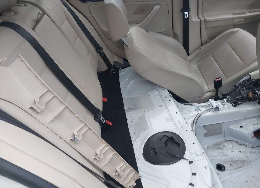 Photo 8 of 2013 Volkswagen Jetta SPORTWAGEN 2.0L TDI (VIN 3VWPL7AJXDM618514)