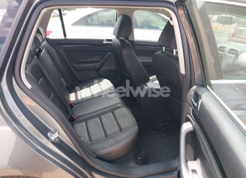 Photo 8 of 2013 Volkswagen Jetta SPORTWAGEN 2.0L TDI (VIN 3VWPL7AJXDM666918)