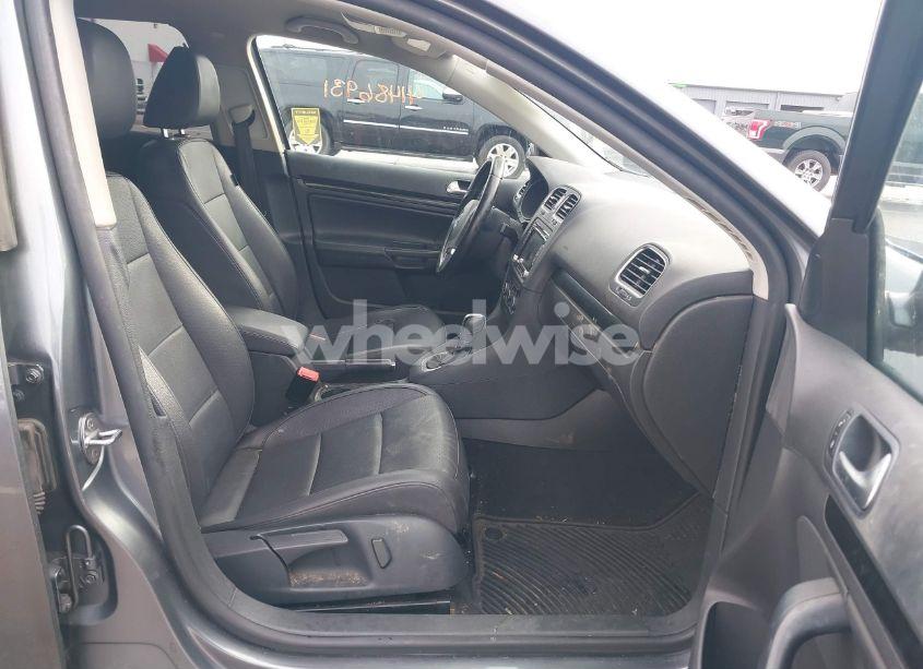 Photo 5 of 2014 Volkswagen Jetta SPORTWAGEN 2.0L TDI (VIN 3VWPL7AJXEM604971)