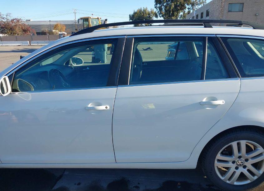 Photo 14 of 2014 Volkswagen Jetta SPORTWAGEN 2.0L TDI (VIN 3VWPL7AJXEM626758)