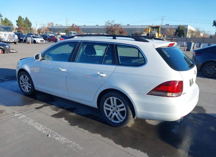 Photo 3 of 2014 Volkswagen Jetta SPORTWAGEN 2.0L TDI (VIN 3VWPL7AJXEM626758)