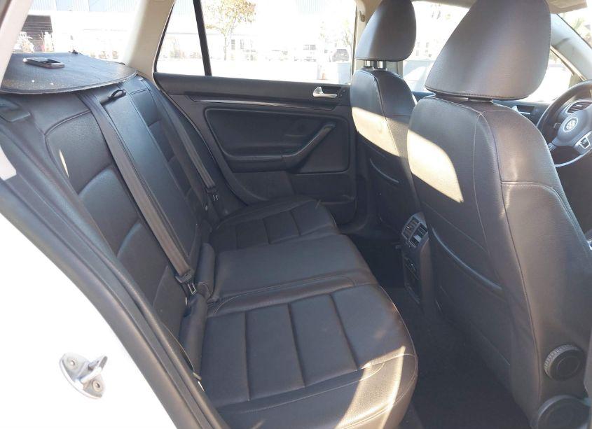 Photo 8 of 2014 Volkswagen Jetta SPORTWAGEN 2.0L TDI (VIN 3VWPL7AJXEM626758)