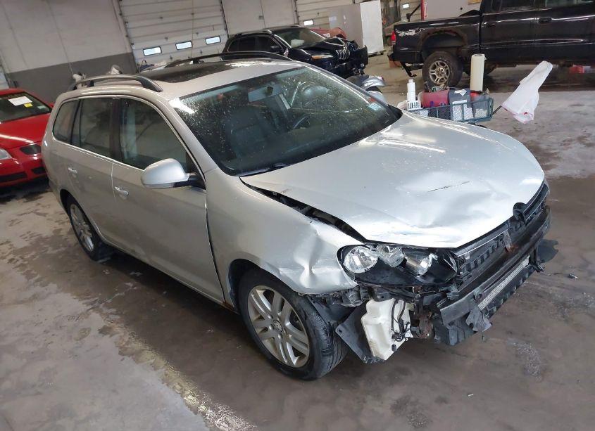 2011 Volkswagen Jetta SPORTWAGEN 2.0L TDI (VIN 3VWPL8AJXBM608858) main photo