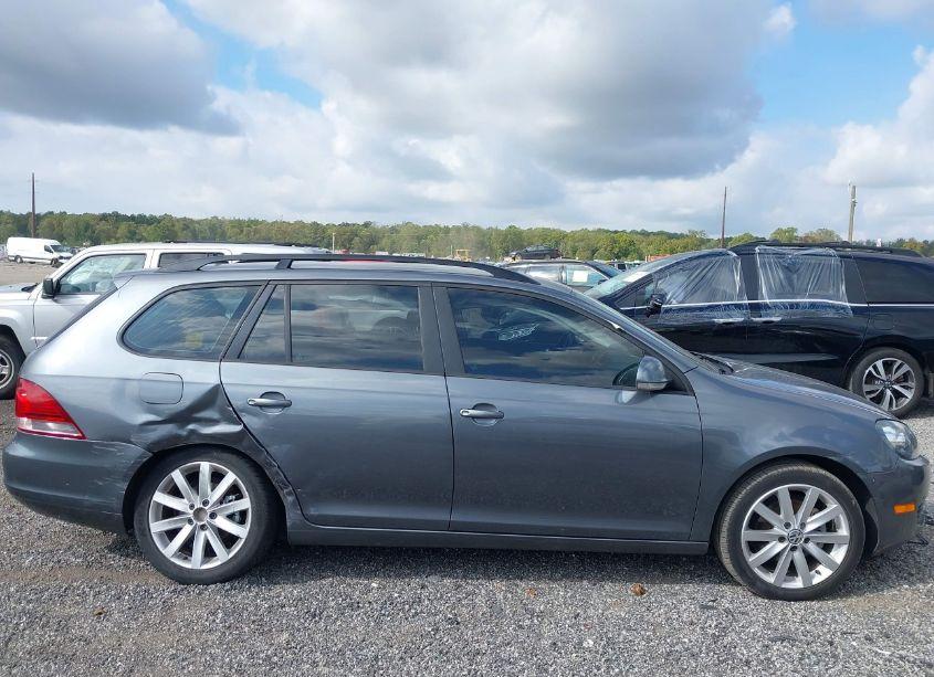 Photo 13 of 2014 Volkswagen Jetta SPORTWAGEN 2.5L S (VIN 3VWPP7AJ0EM600805)
