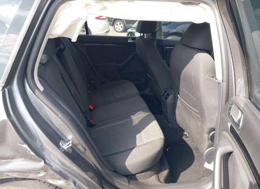 Photo 8 of 2014 Volkswagen Jetta SPORTWAGEN 2.5L S (VIN 3VWPP7AJ0EM600805)