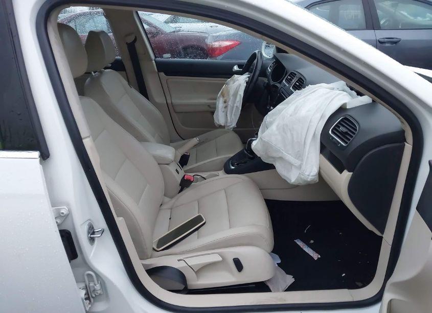 Photo 5 of 2012 Volkswagen Jetta SPORTWAGEN 2.5L SE (VIN 3VWPP7AJ1CM704734)