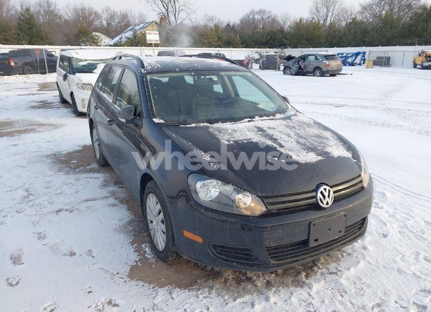 2013 Volkswagen Jetta SPORTWAGEN 2.5L S (VIN 3VWPP7AJ1DM692196) main photo