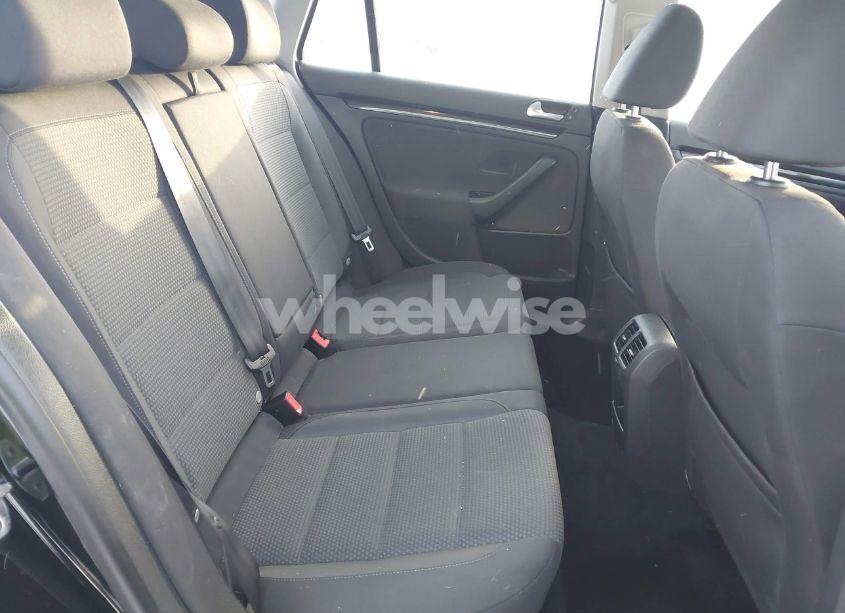 Photo 8 of 2013 Volkswagen Jetta SPORTWAGEN 2.5L S (VIN 3VWPP7AJ1DM692196)