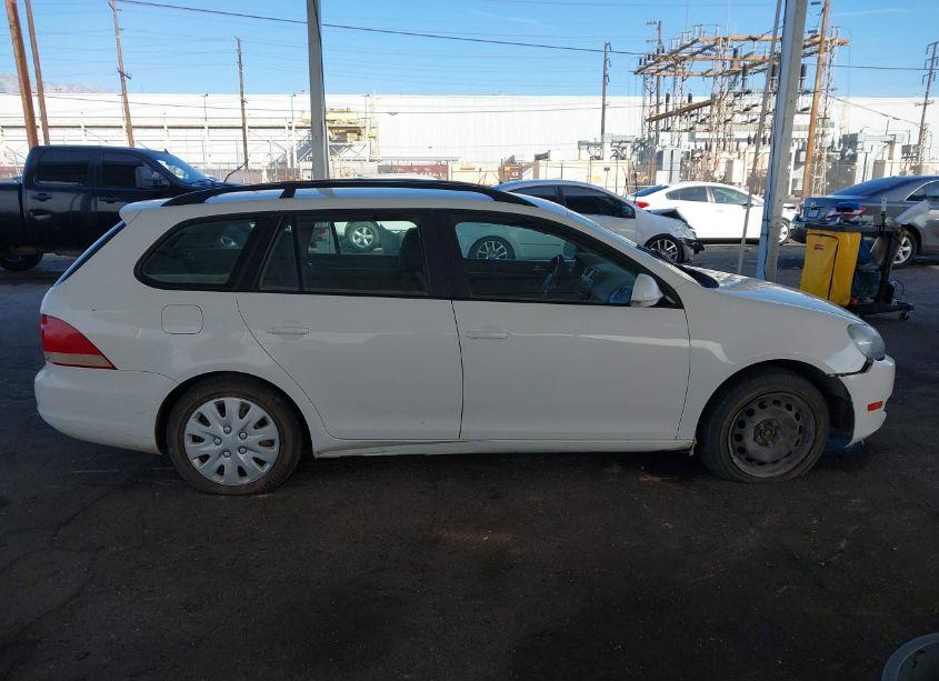 Photo 13 of 2013 Volkswagen Jetta SPORTWAGEN 2.5L S (VIN 3VWPP7AJ1DM692733)