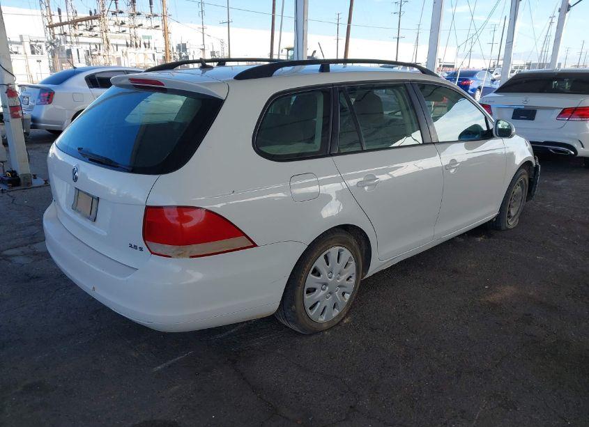 Photo 4 of 2013 Volkswagen Jetta SPORTWAGEN 2.5L S (VIN 3VWPP7AJ1DM692733)